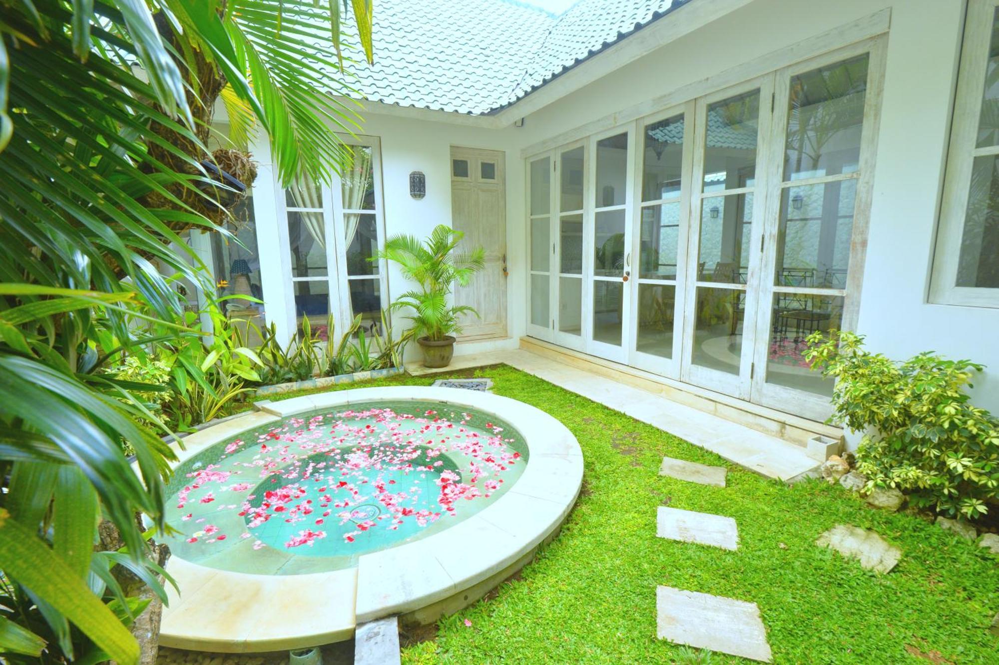 Artemis Villa Hotel Seminyak Esterno foto
